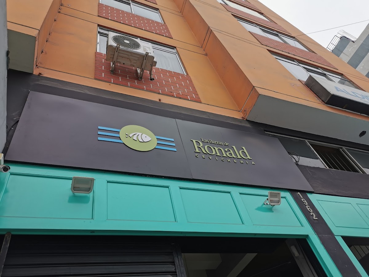 Las Barras De Ronald Cevichería