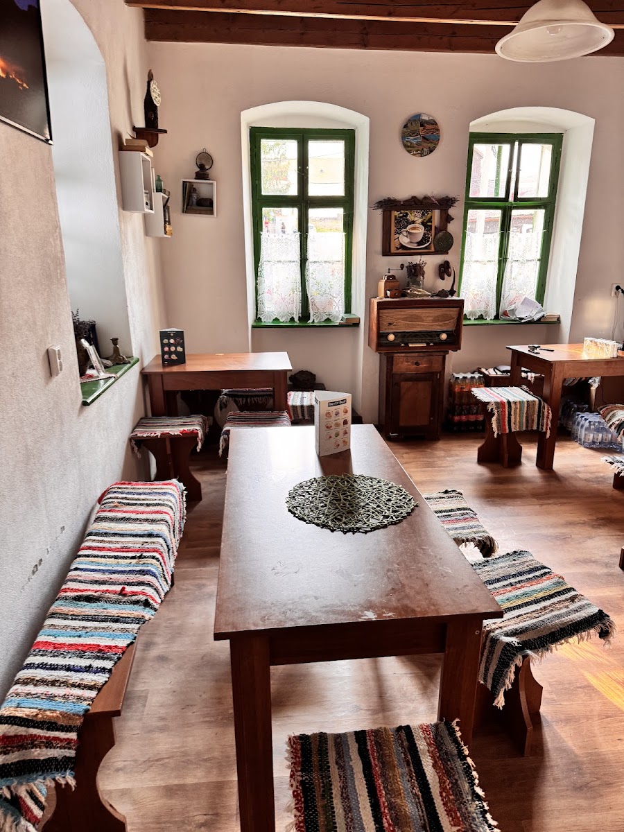 László's Coffee House