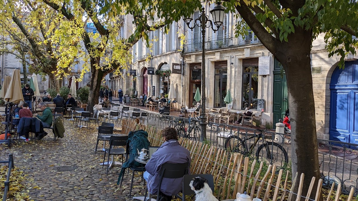 Latitude Café