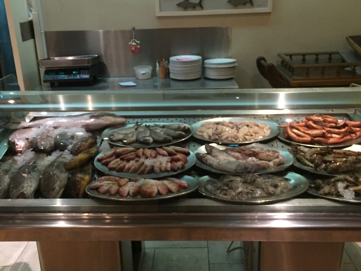 Latsi Fish Tavern-3