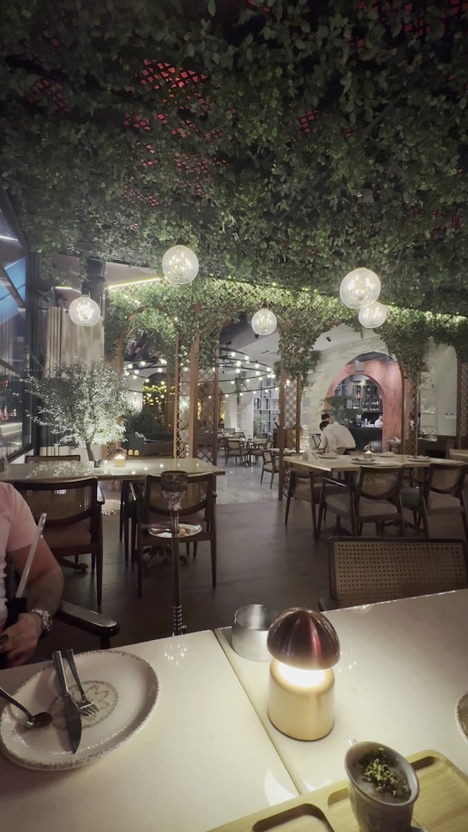 Laylaki Restaurant-2