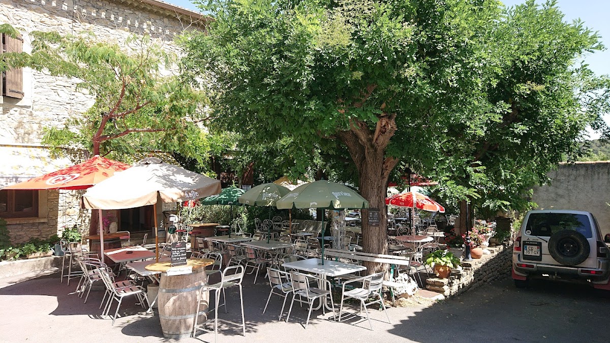 Le Café De La Place