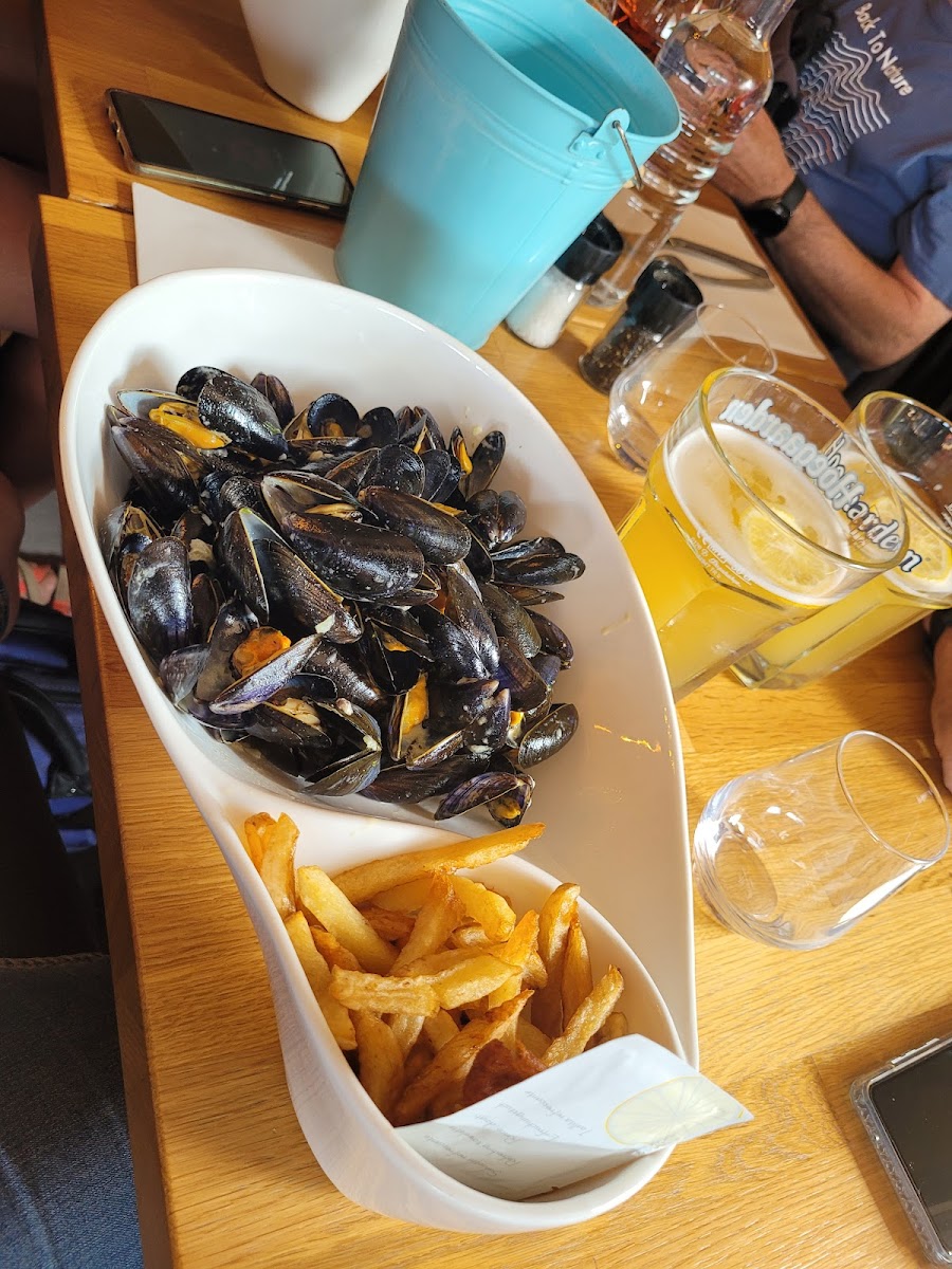 Le Cafe Pecheur-6