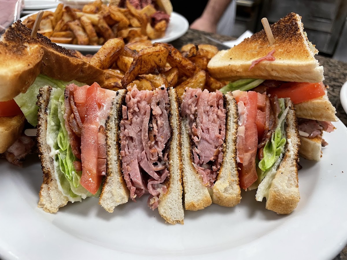 Le Deli 440-7