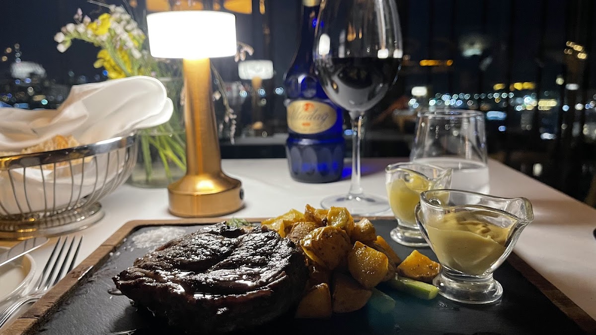 Le Fumoir At Georges Hotel Galata-6