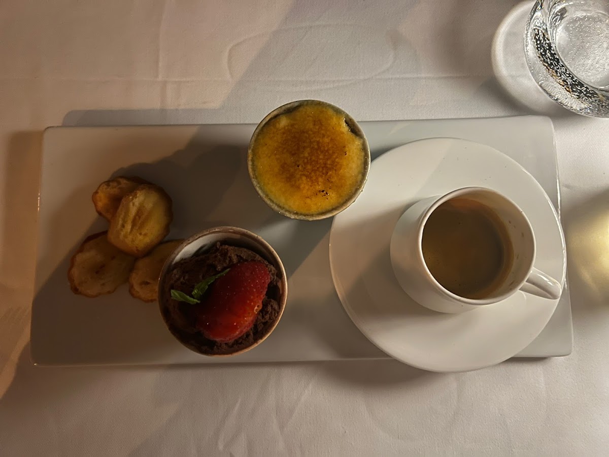 Le Fumoir At Georges Hotel Galata-7