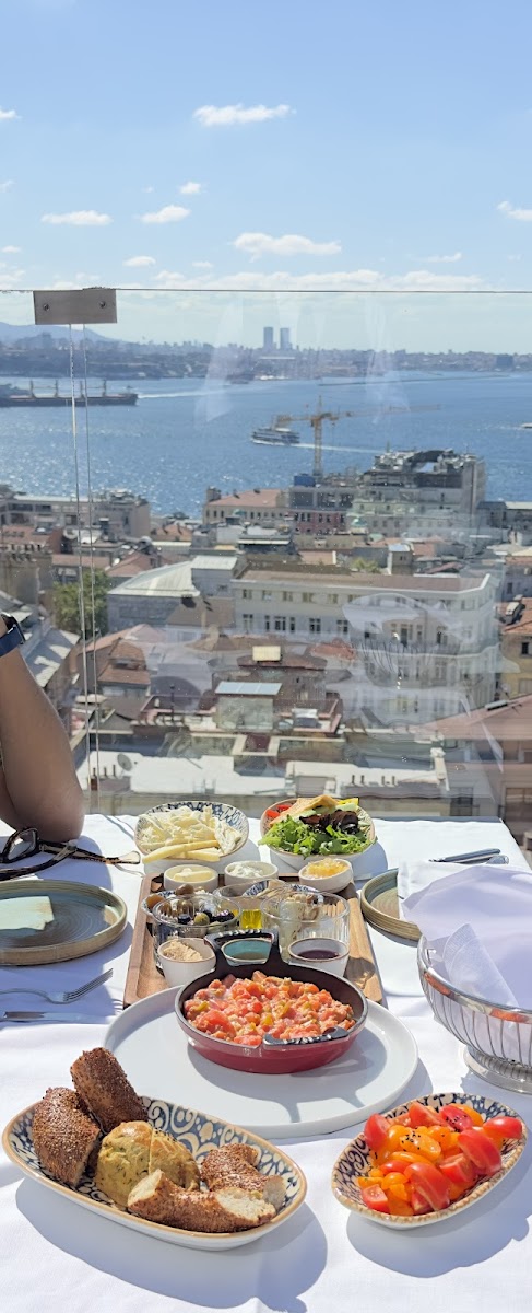 Le Fumoir At Georges Hotel Galata-8
