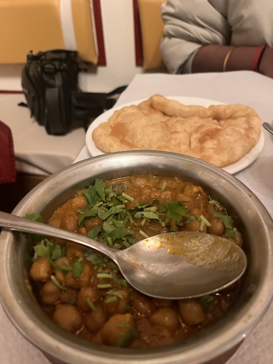 Le Gandhi-4