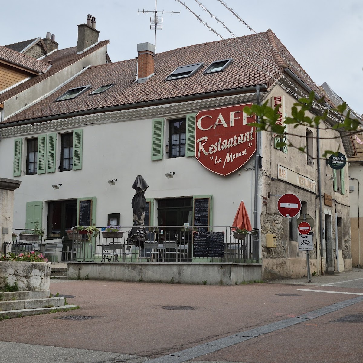 Le Monest-4