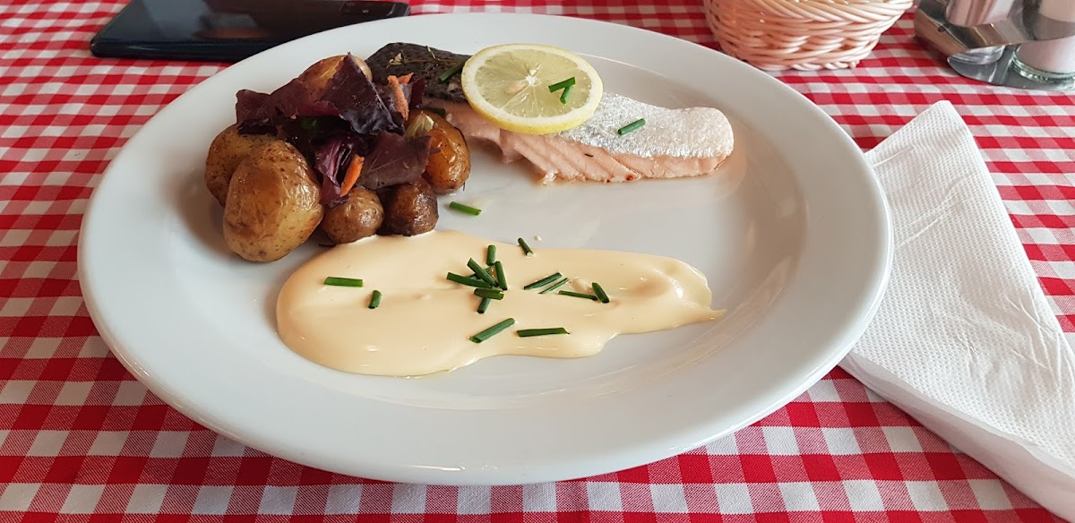 Le Petit Cafe & Restaurant-5