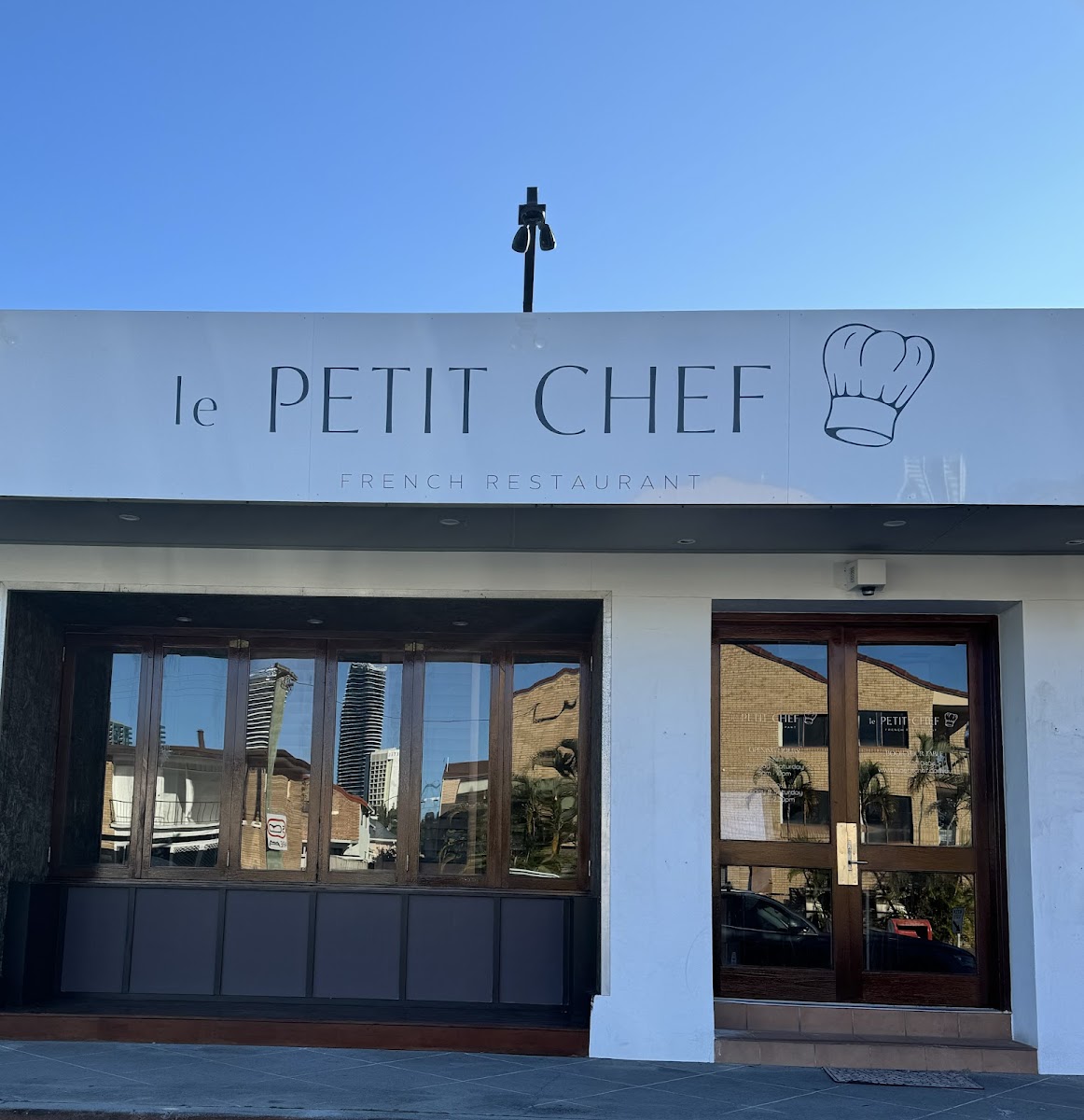 Le Petit Chef - French Restaurant