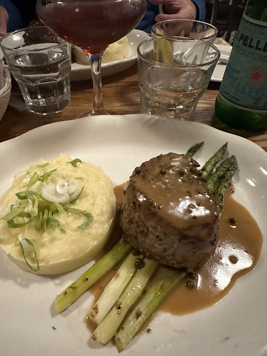 Le Tout Va Bien - French Restaurant-8