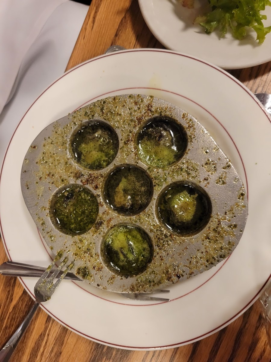 Le Tout Va Bien - French Restaurant-9