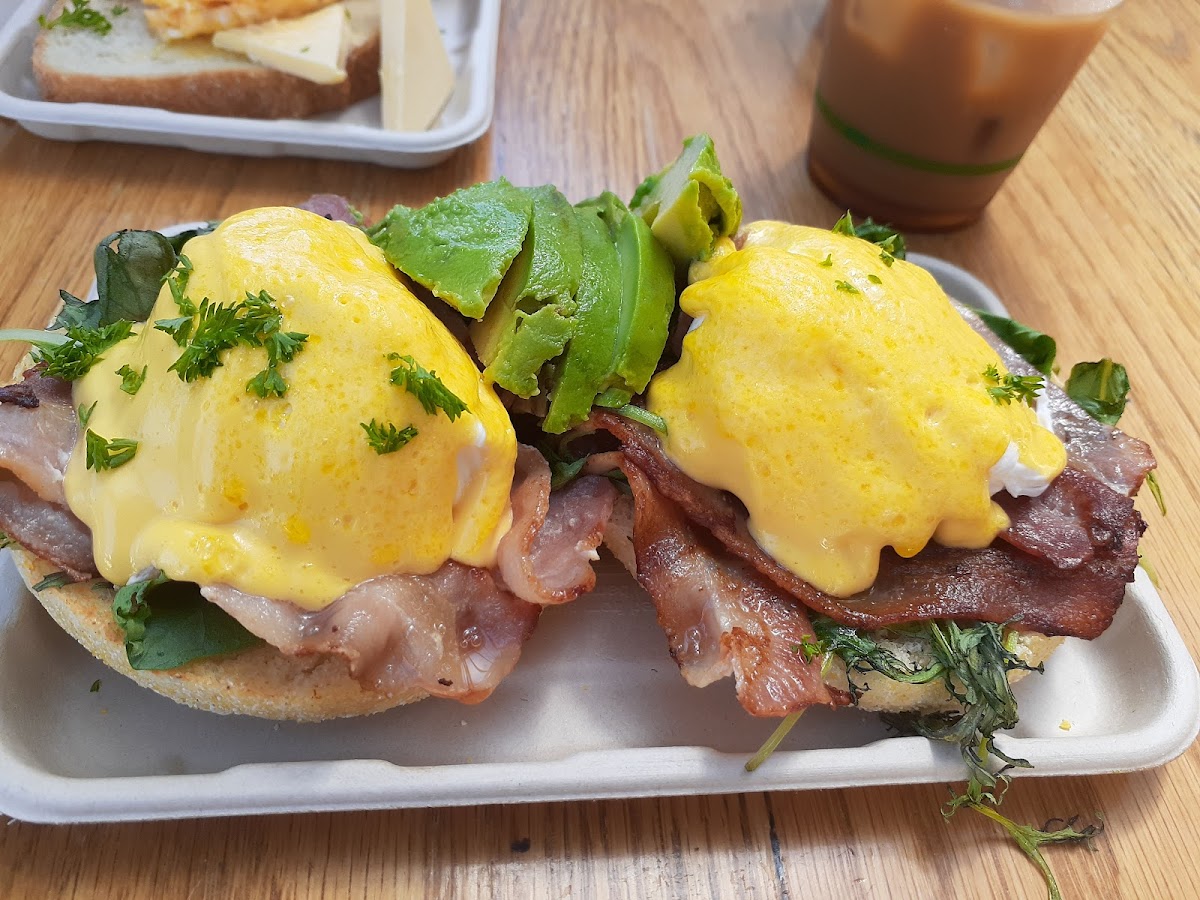 Leaf & Loaf Cafe & Salad Bar-7