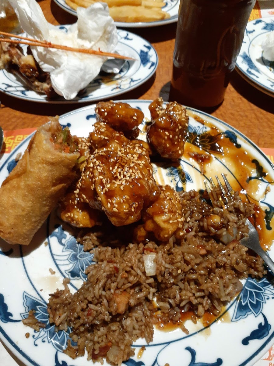 Lee's Chinese Restaurant & Lounge-5