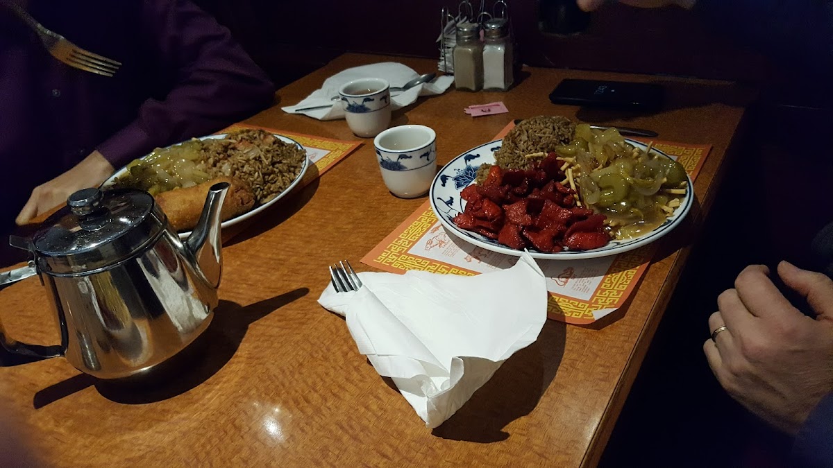 Lee's Chinese Restaurant & Lounge-8