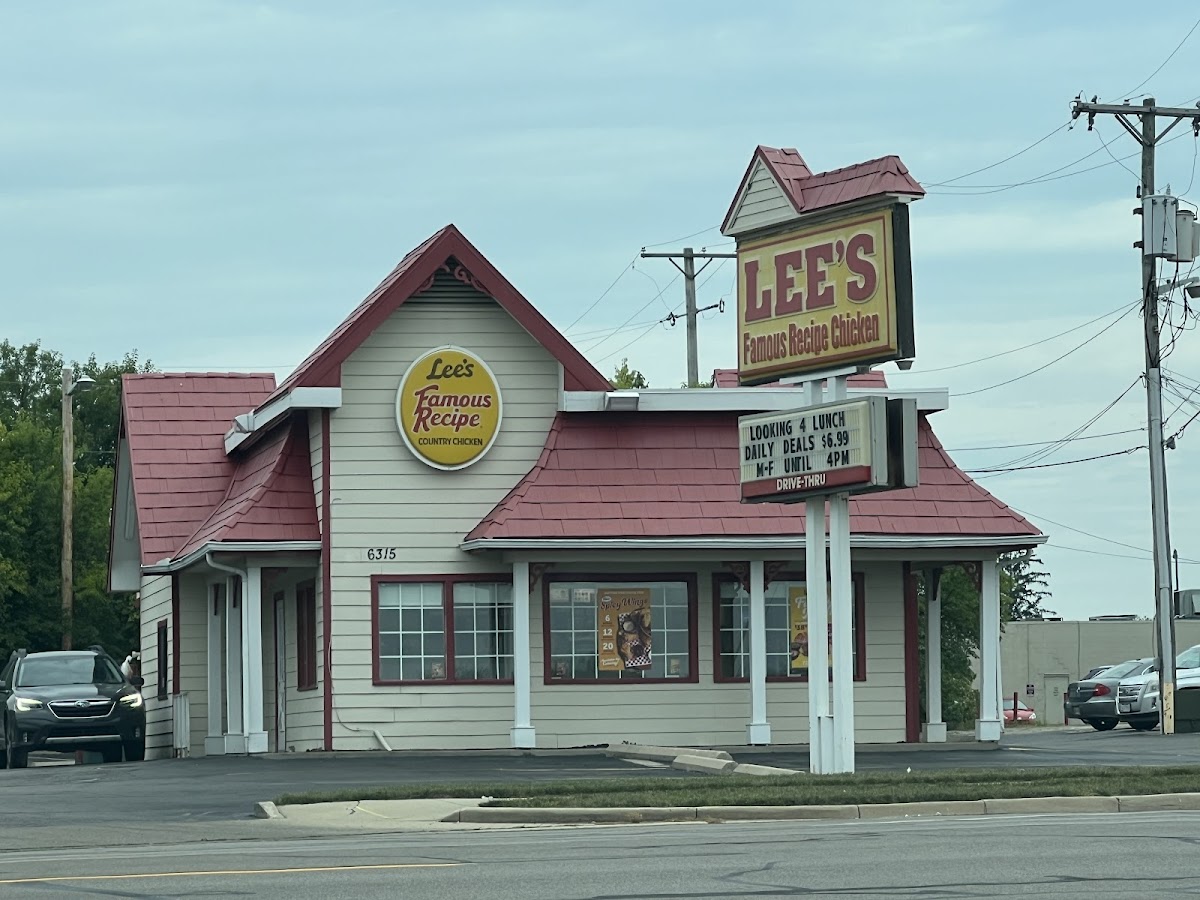 Lee's Famous Recipe Chicken