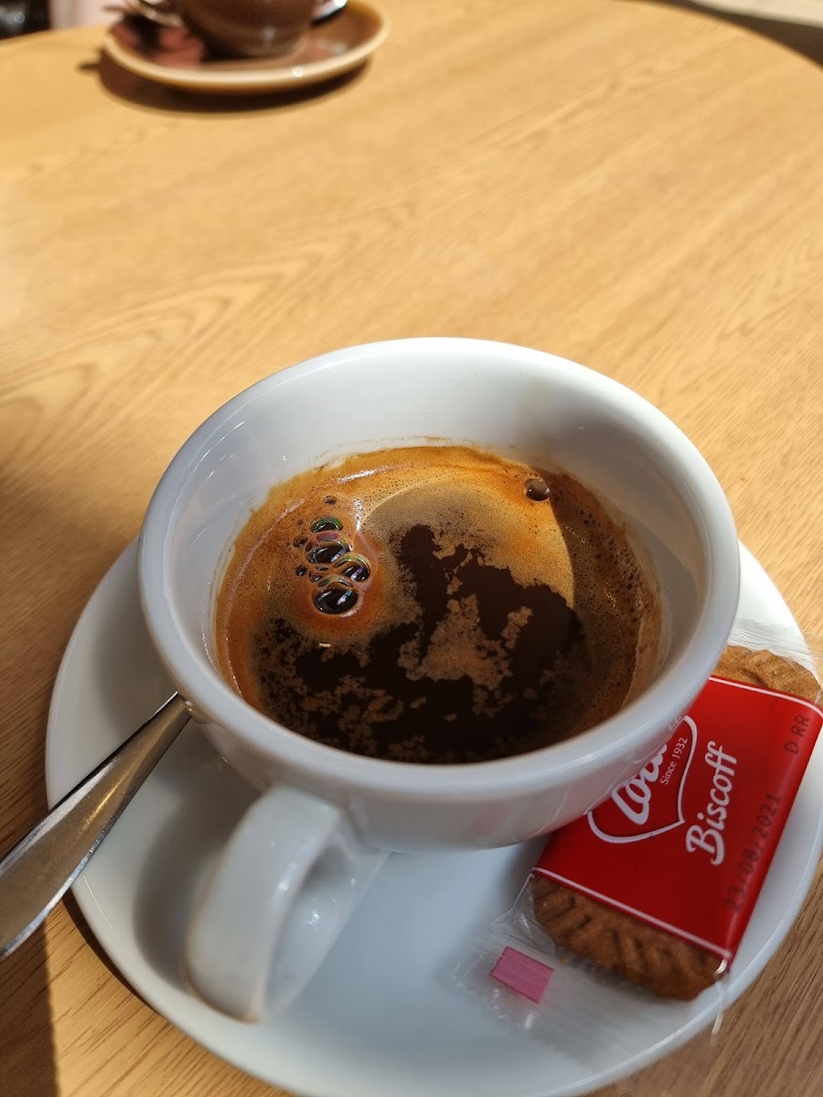 Lefteris Coffee & Tearoom-9