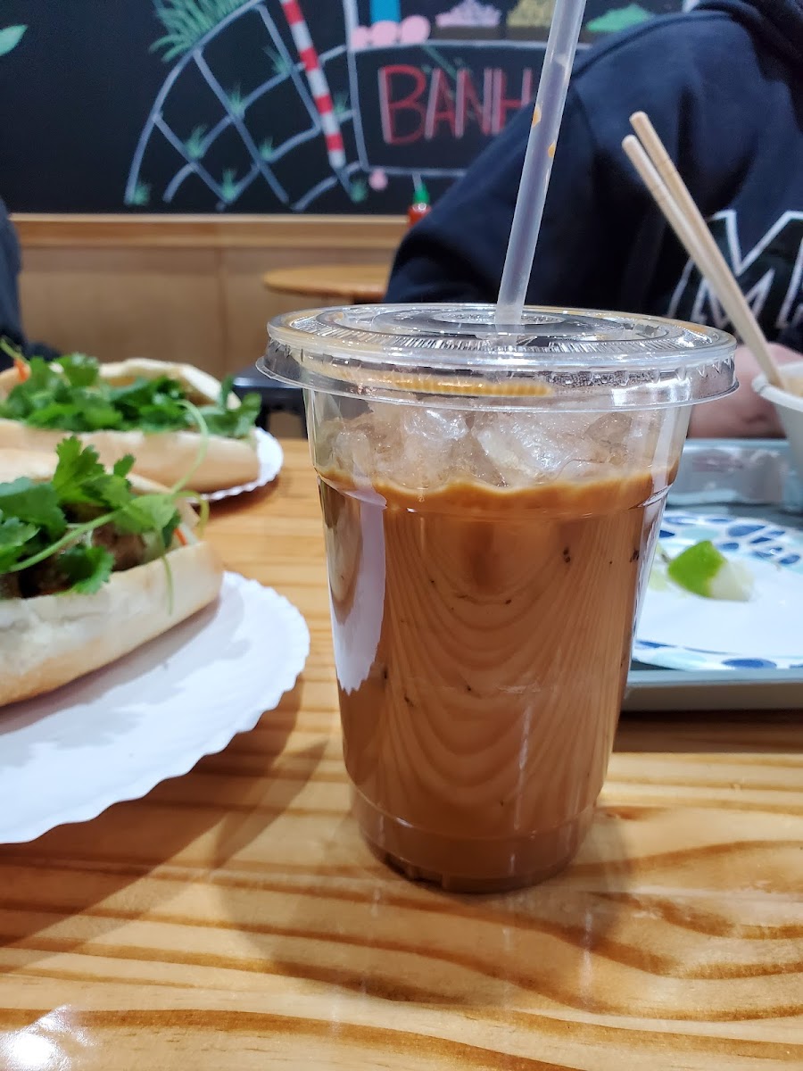 Le's Banh Mi-8