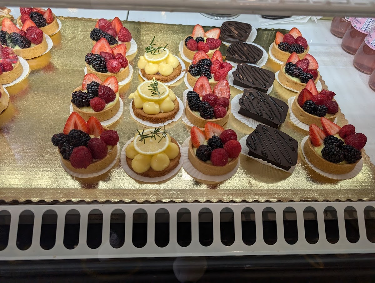 Les Pascals Patisserie Et Boulangerie-10