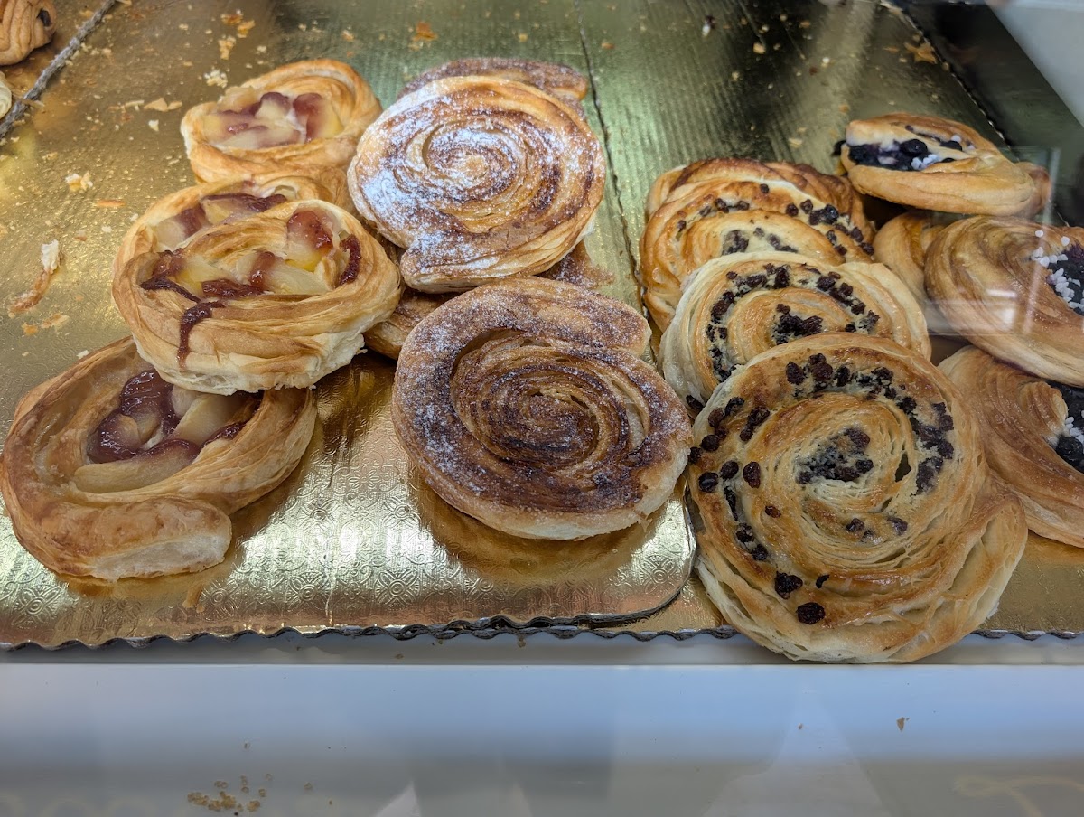 Les Pascals Patisserie Et Boulangerie-7