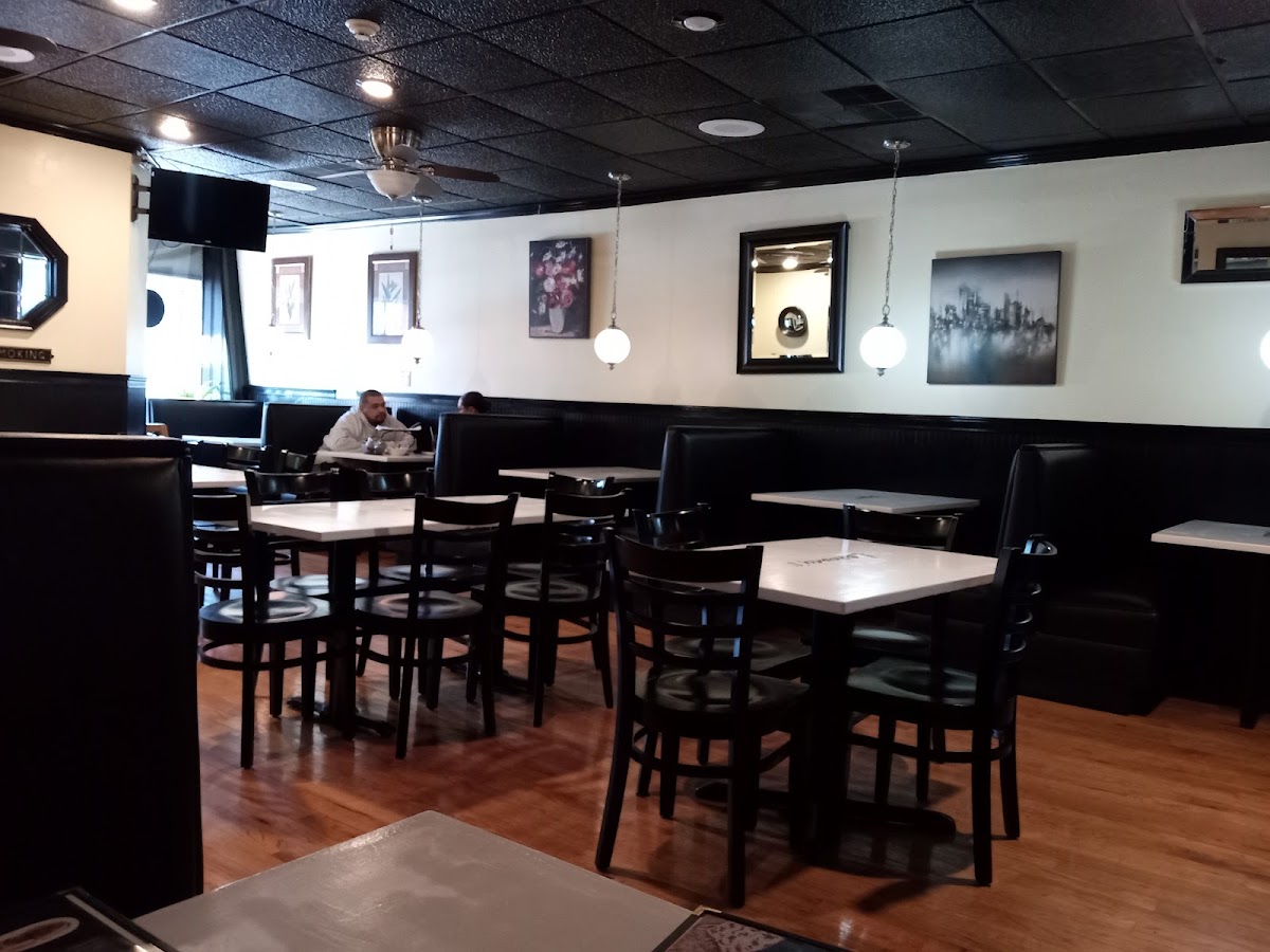 Lezama's Restaurant & Pizzeria-4