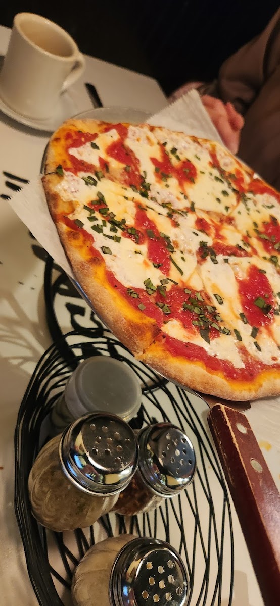 Lezama's Restaurant & Pizzeria-7