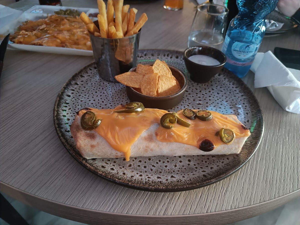 Løgstør Steak Pizza Og Pasta-2
