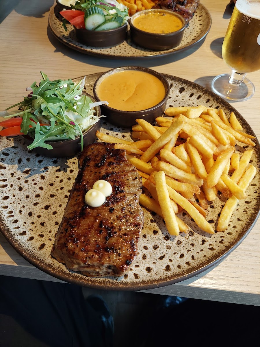 Løgstør Steak Pizza Og Pasta-5