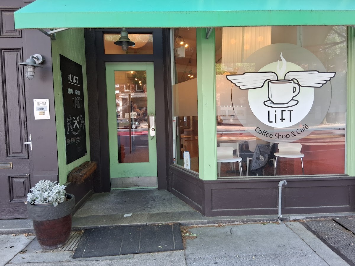Lift Coffee Shop & Cafe