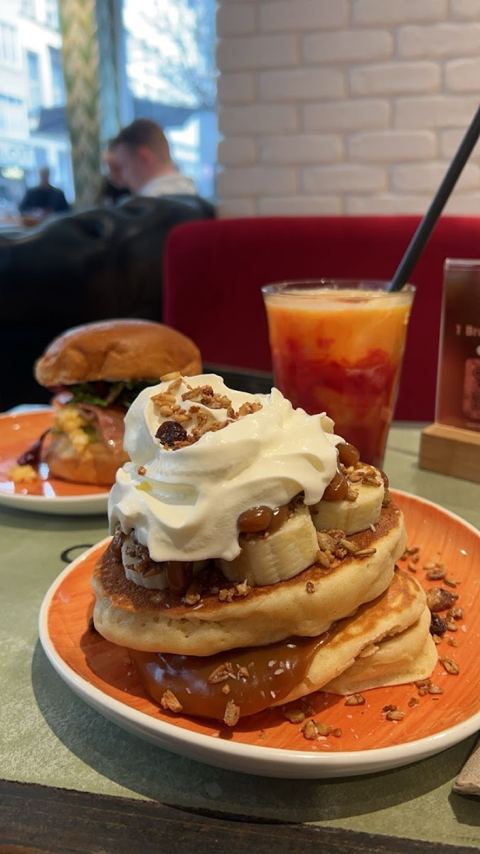 Lloyd Coffee Eatery Louise-10