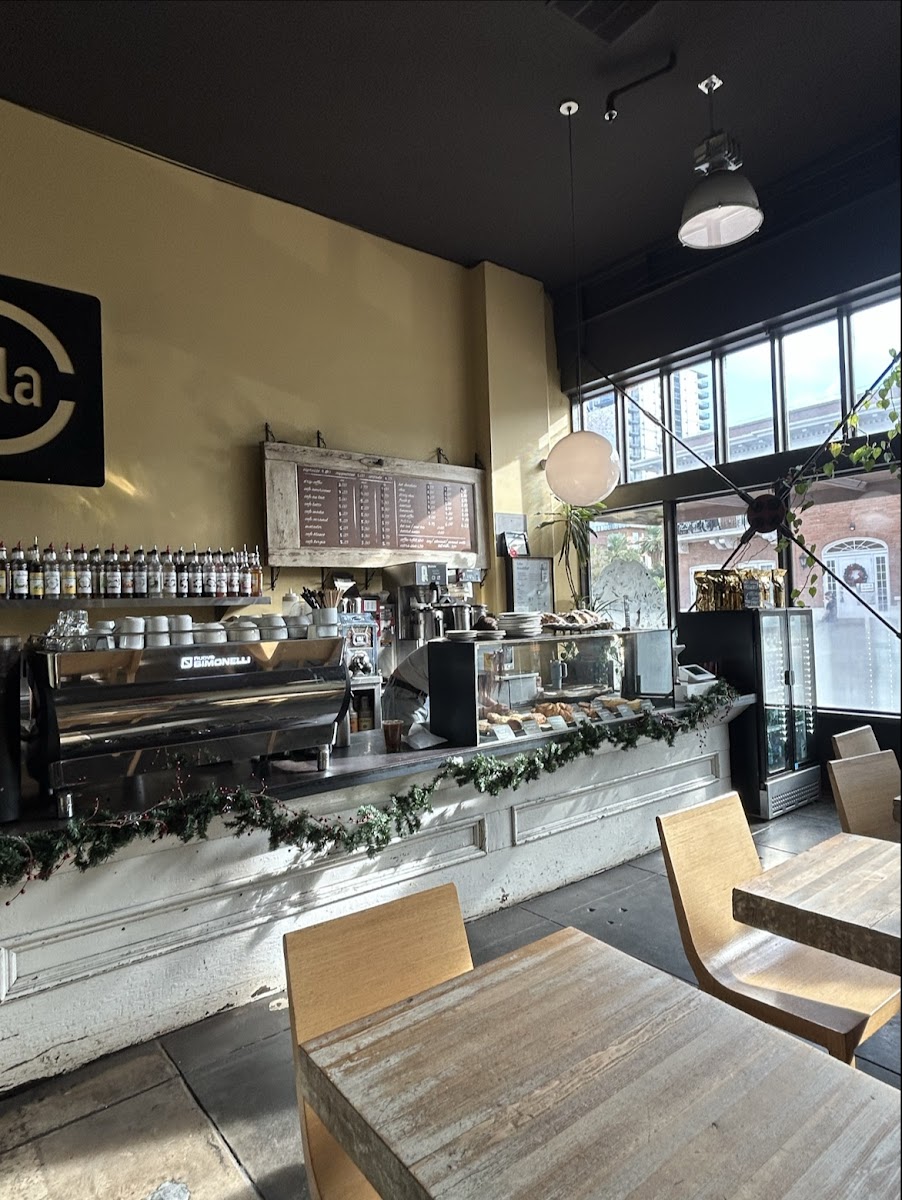 Lola Coffee-3