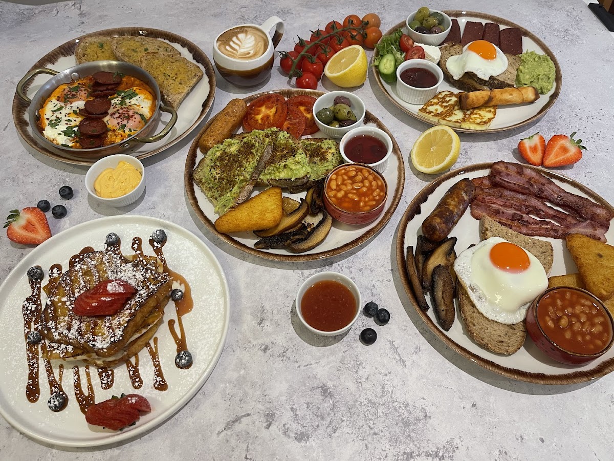 Lolo Cafe & Bistro ( Breakfast, Coffee, Lunch, Stevenage)-3