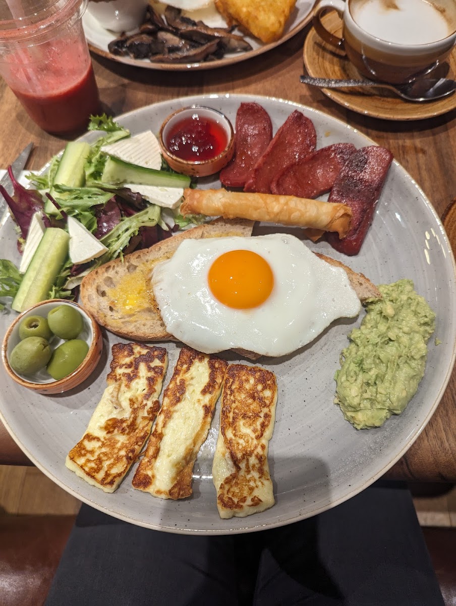Lolo Cafe & Bistro ( Breakfast, Coffee, Lunch, Stevenage)-7