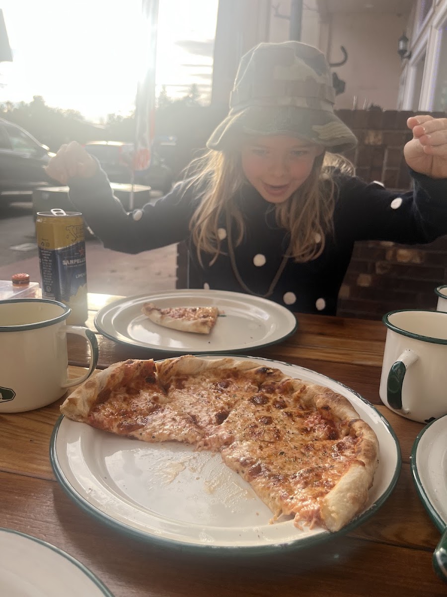 Lolo's Boss Pizza - Troutdale-7