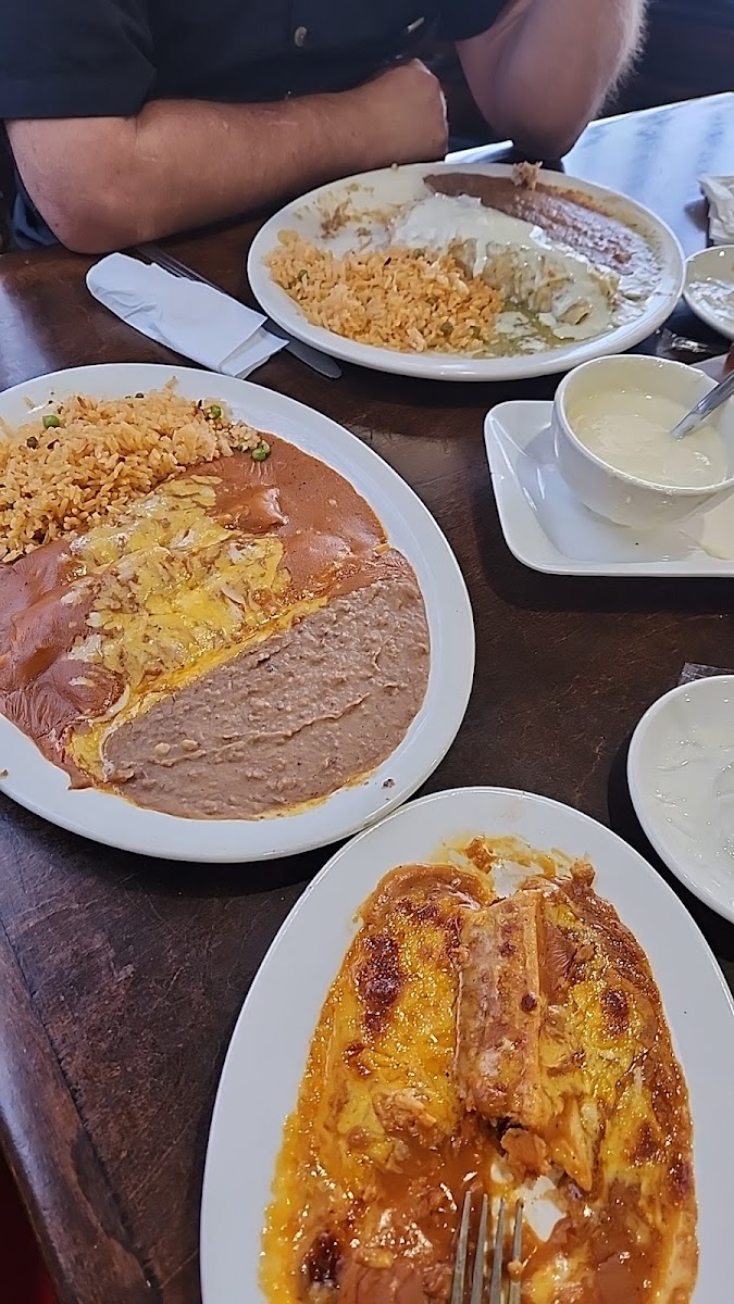 Los 3 Mexicanos Mexican Bar & Grill-6