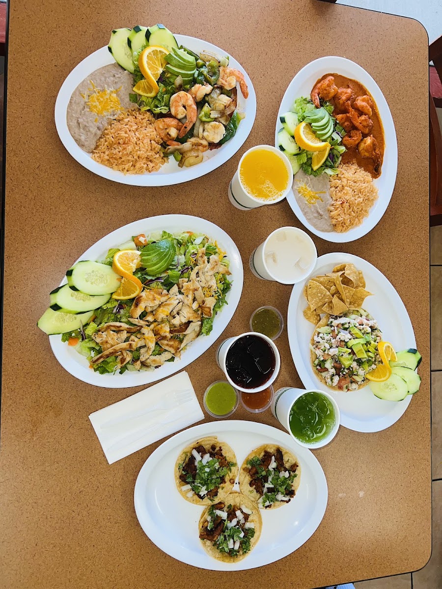 Los Armando's Mexican Food-3