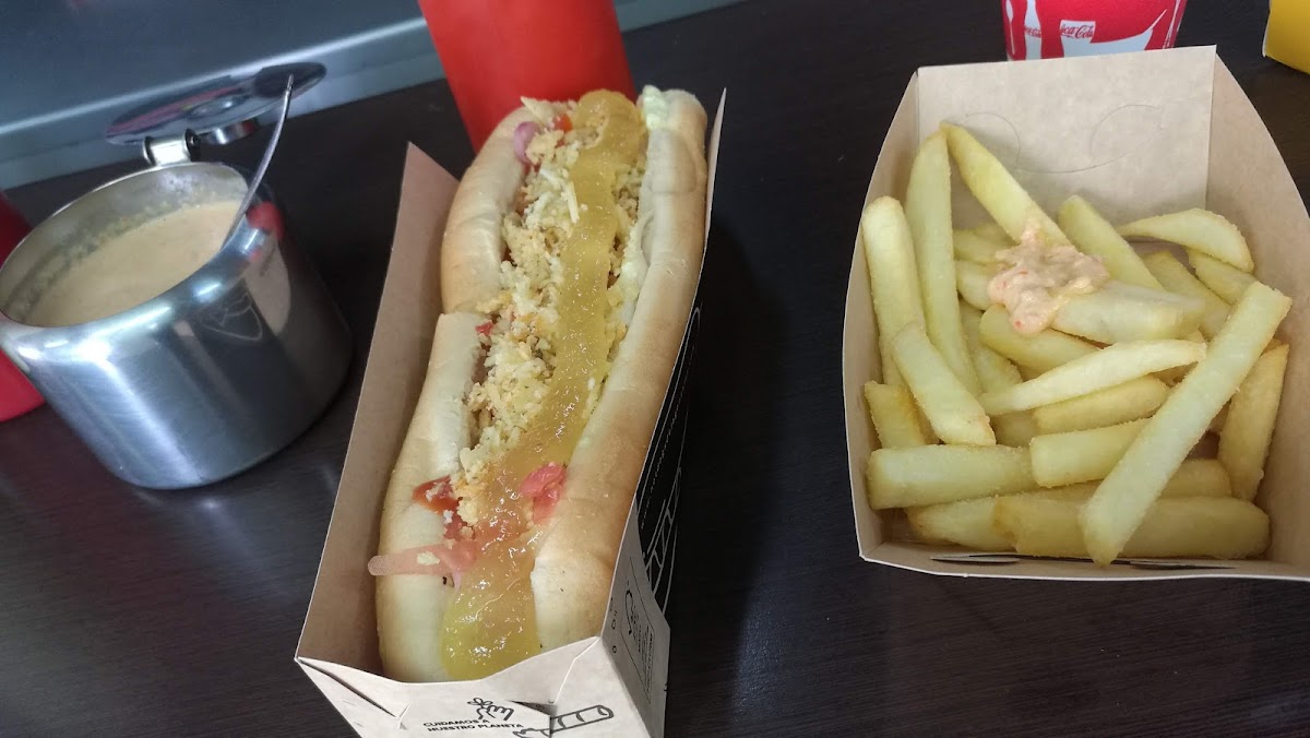 Los Hot Dogs De La Gonzalez Suarez-7