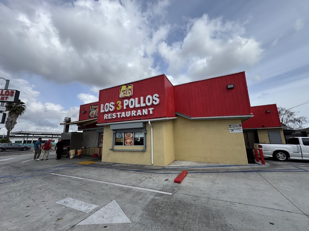 Los Tres Pollos #3
