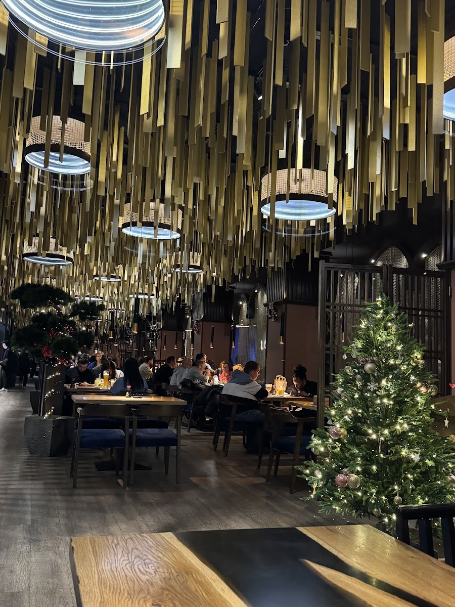 Lou Restaurant - The Finest Asian Kitchen & Sushi Dessau-3