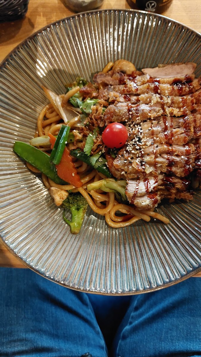 Lou Restaurant - The Finest Asian Kitchen & Sushi Dessau-9