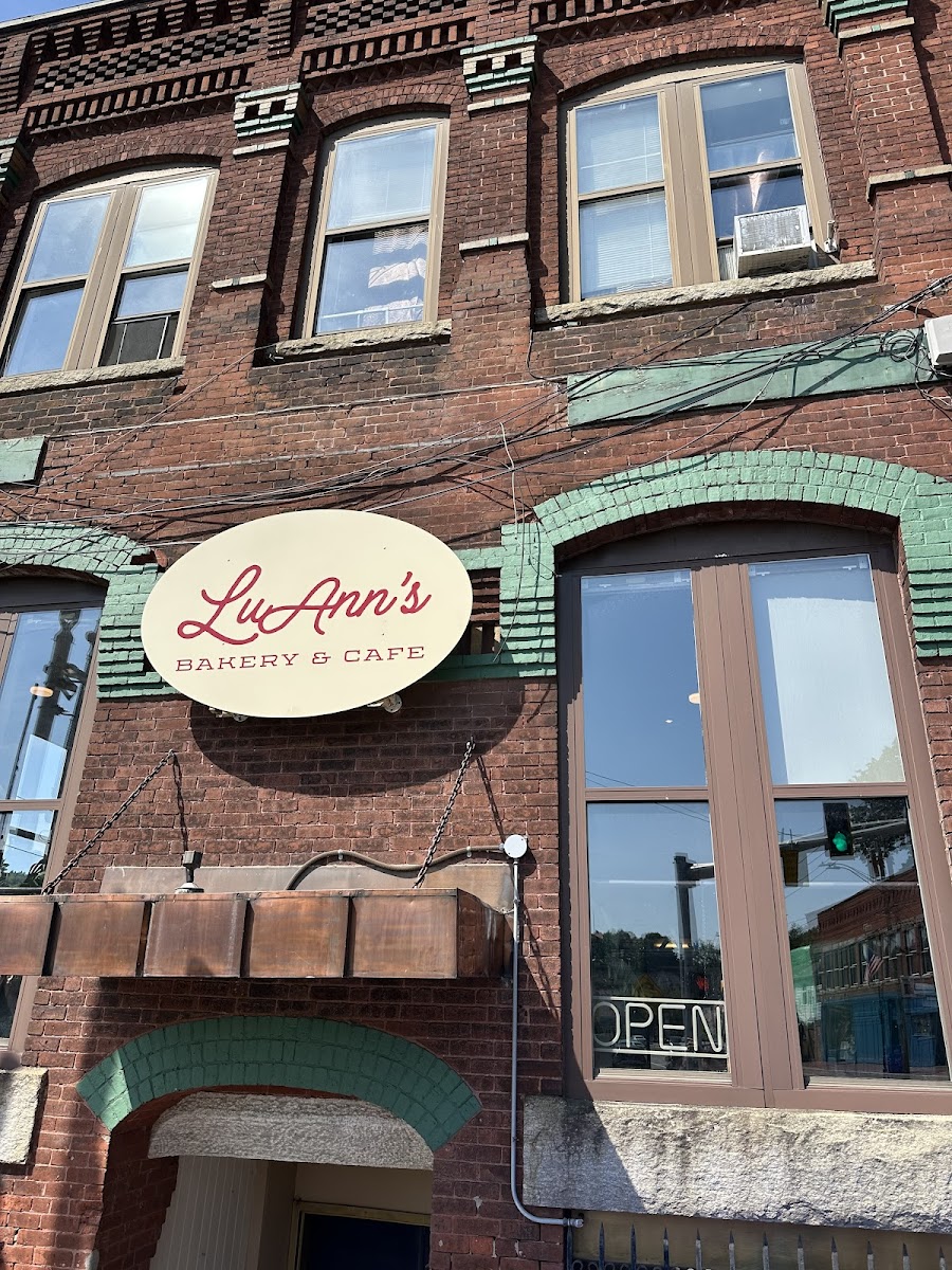 Luann's Bakery & Cafe - Stafford