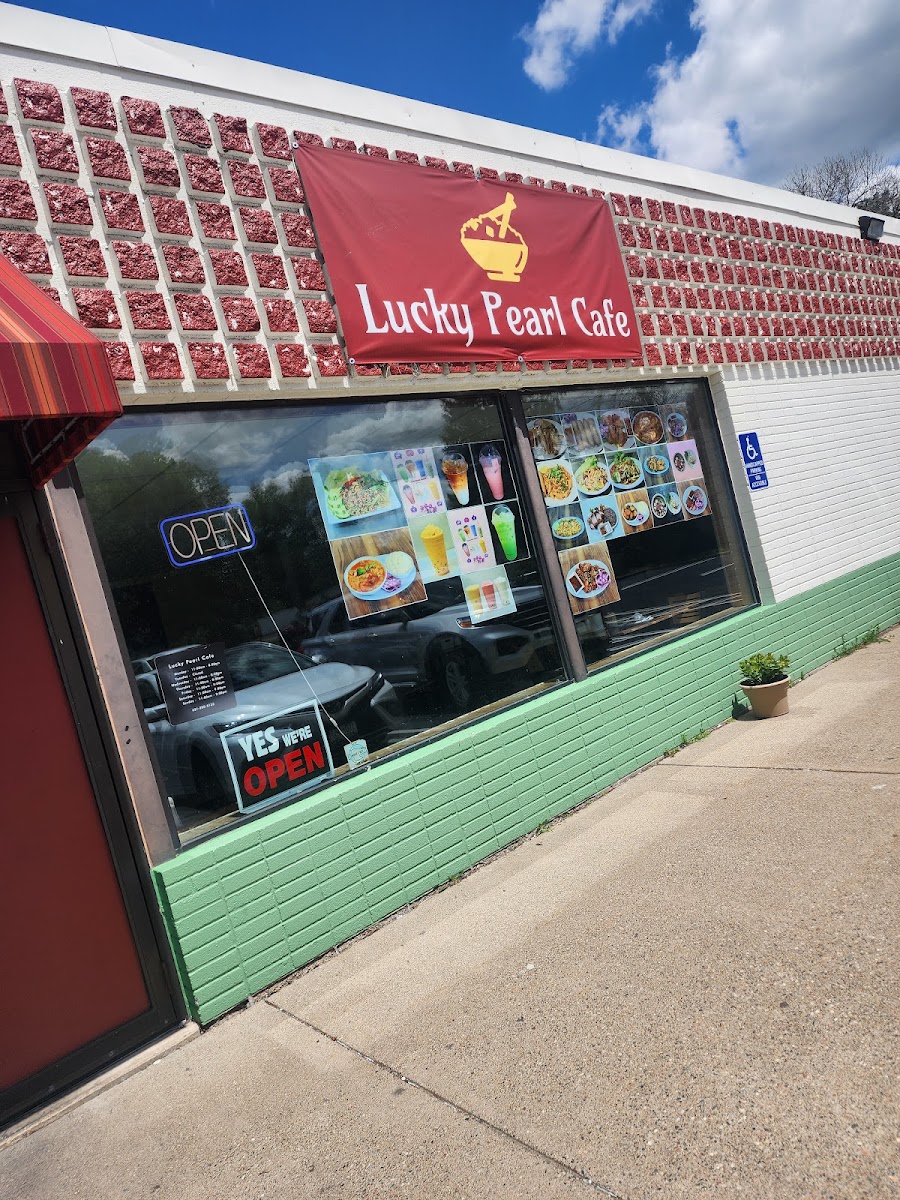 Lucky Pearl Cafe