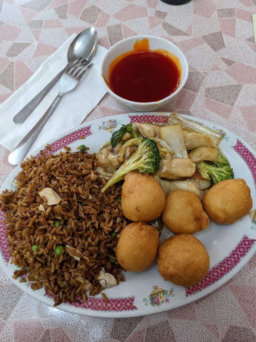 Lucky Wok Restaurants-10