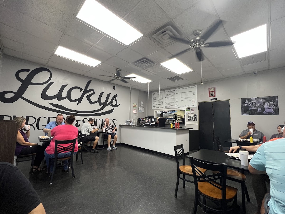 Lucky's Burgers & Shakes