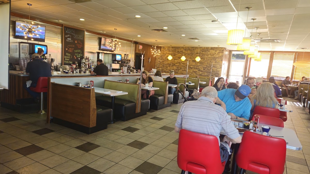 Lucky's Coffee Shop-4