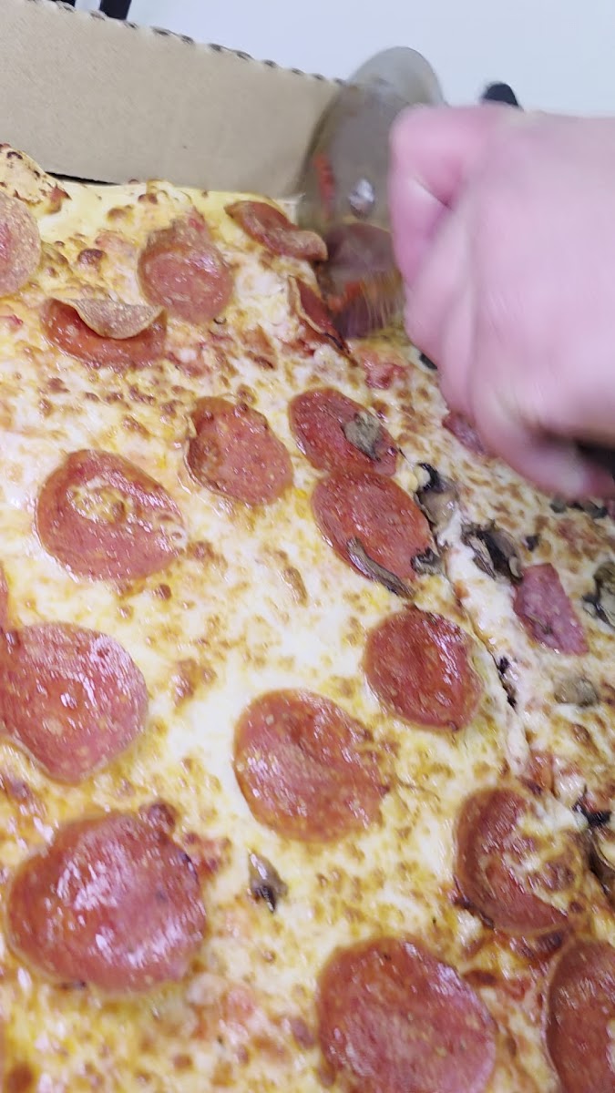 Luigi's New York Giant Pizza-2