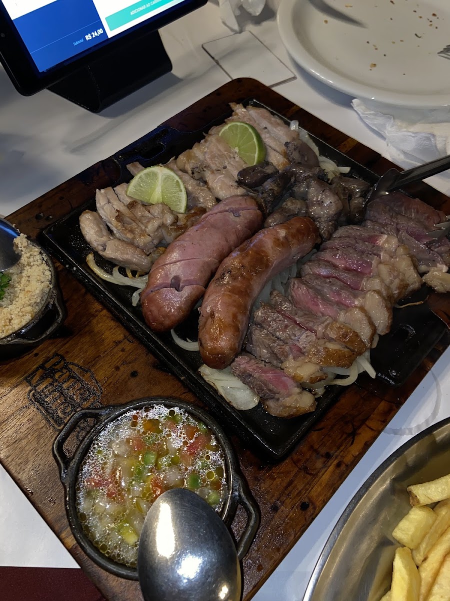 Luka's Pizzeria - Restaurant And Steakhouse-3