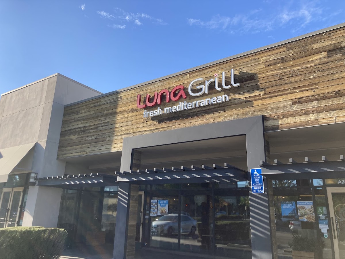 Luna Grill Sherman Oaks