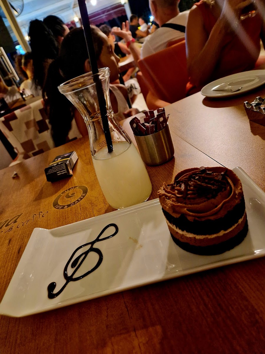 Luna Ice Caffe-10